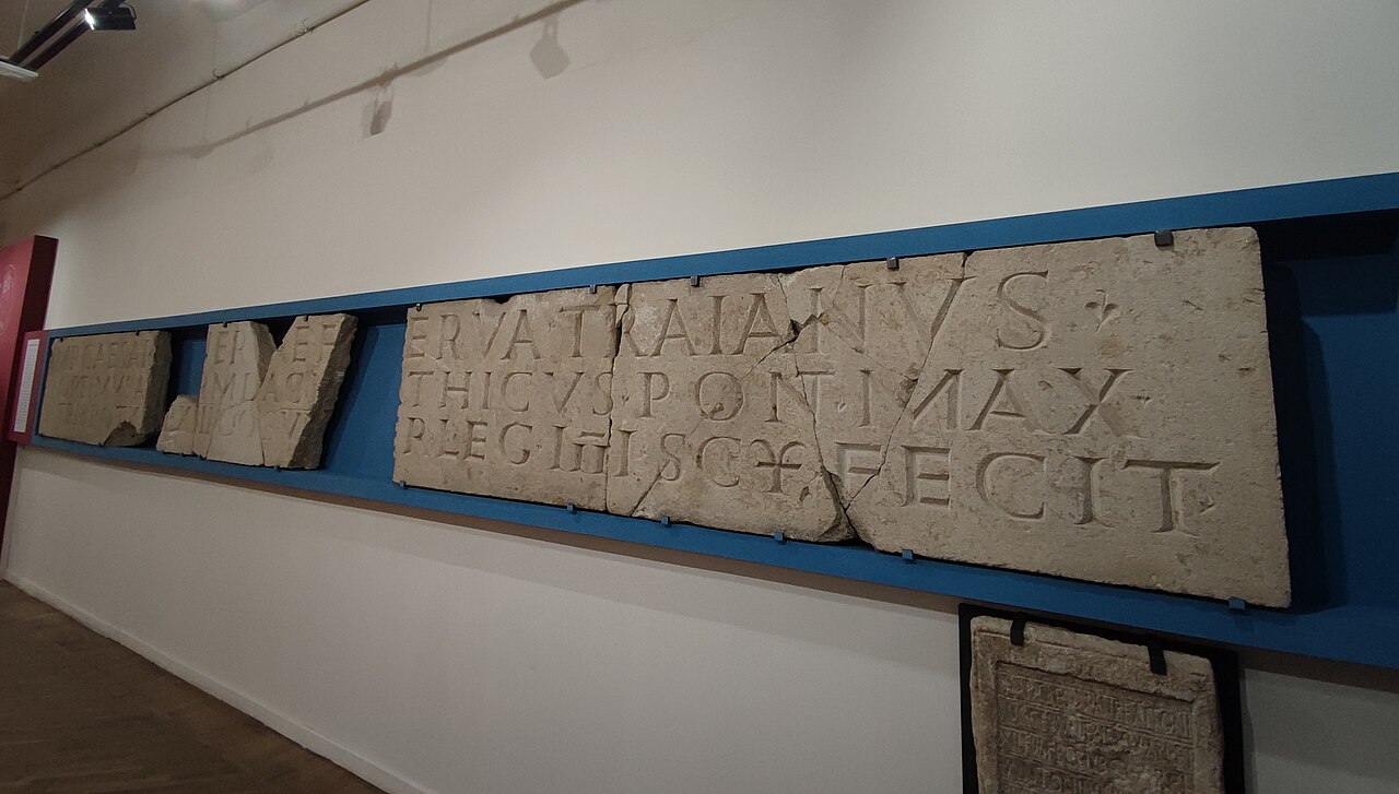 Латинская надпись времени Траяна из Арташата, 116 год · фото 2024 года